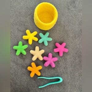 Lovevery Transfer Tweezers & Felt Stars